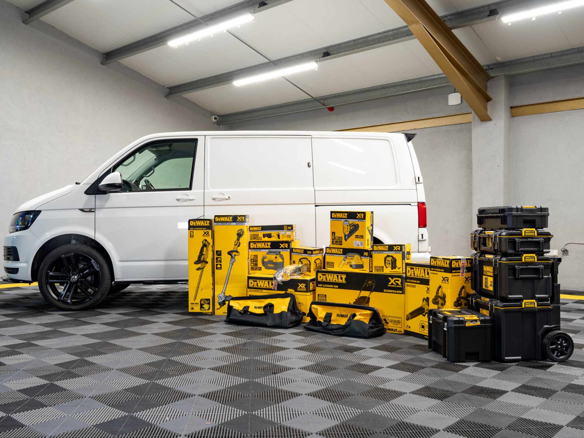 20-000-or-volkswagen-transporter-30pc-dewalt-toolkit