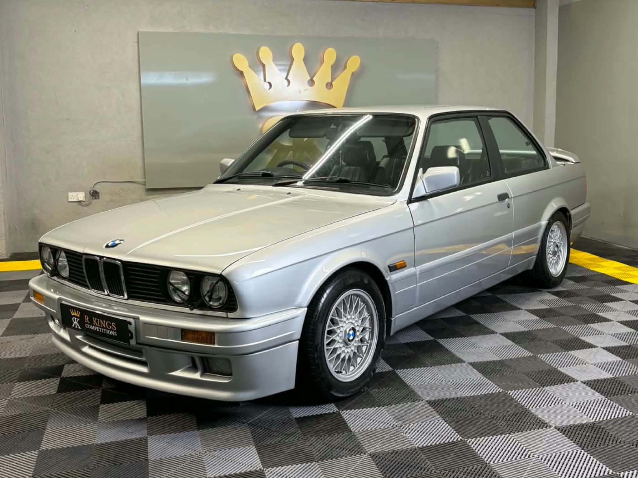 1991 BMW E30 325i Sport